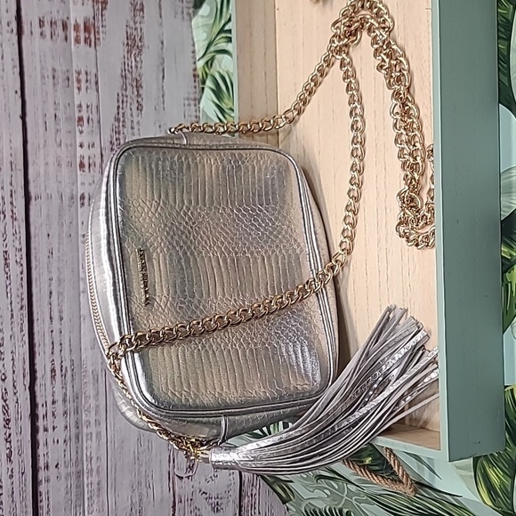 Victoria Secret metallic silver shoulder bag - Picture 1 of 7